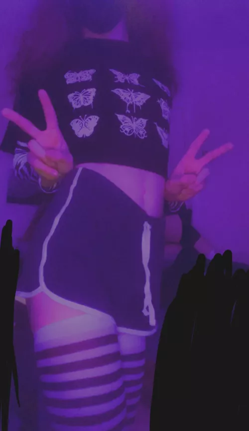 took a lot of pics with this outfit tonight so stay tuned for more~<3
