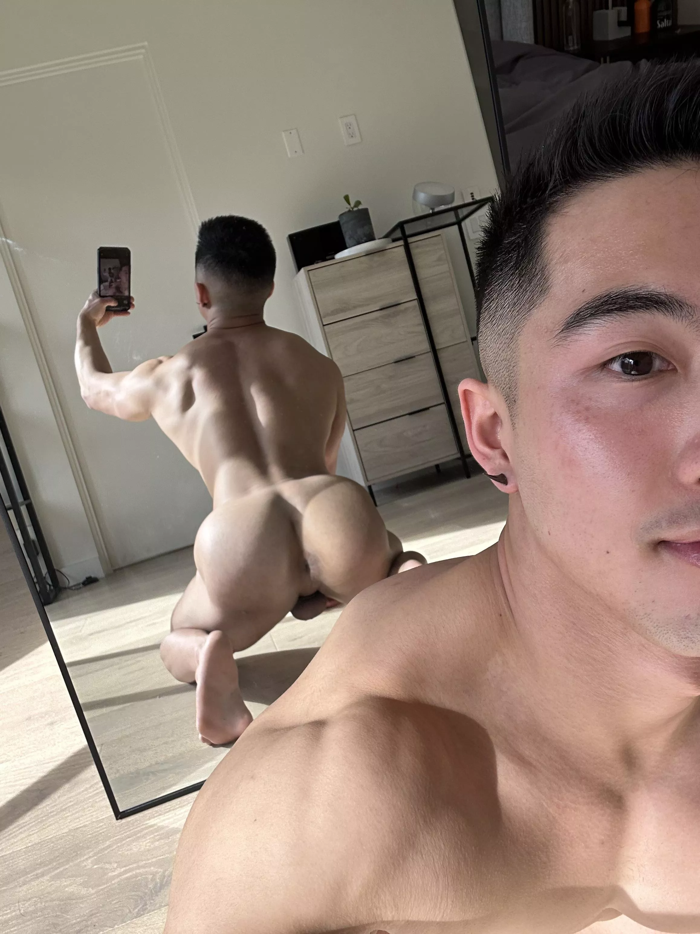 Took some updated nudes yesterday and was pretty happy with my 🍑 progress