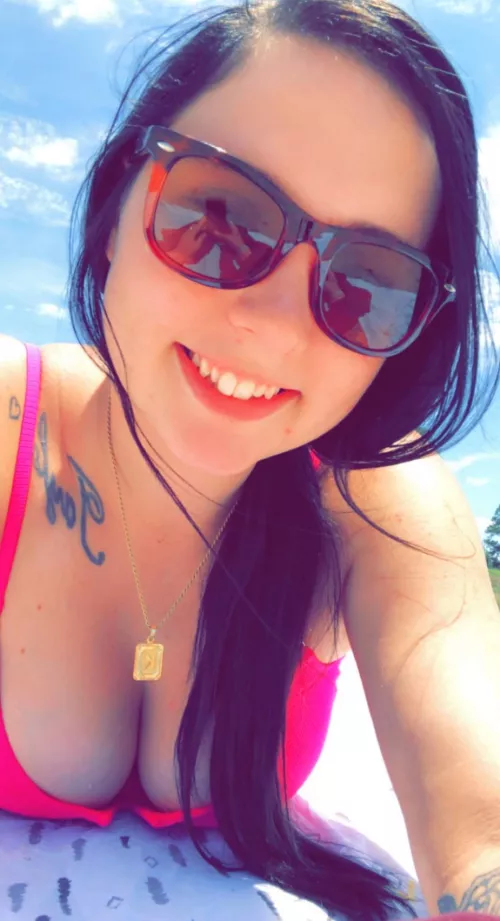 Weather has been amazing! Only thing to make the weekend better is cum 🥵💦