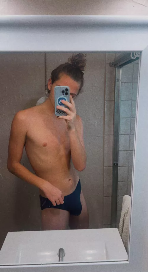 you like my bulge?😈