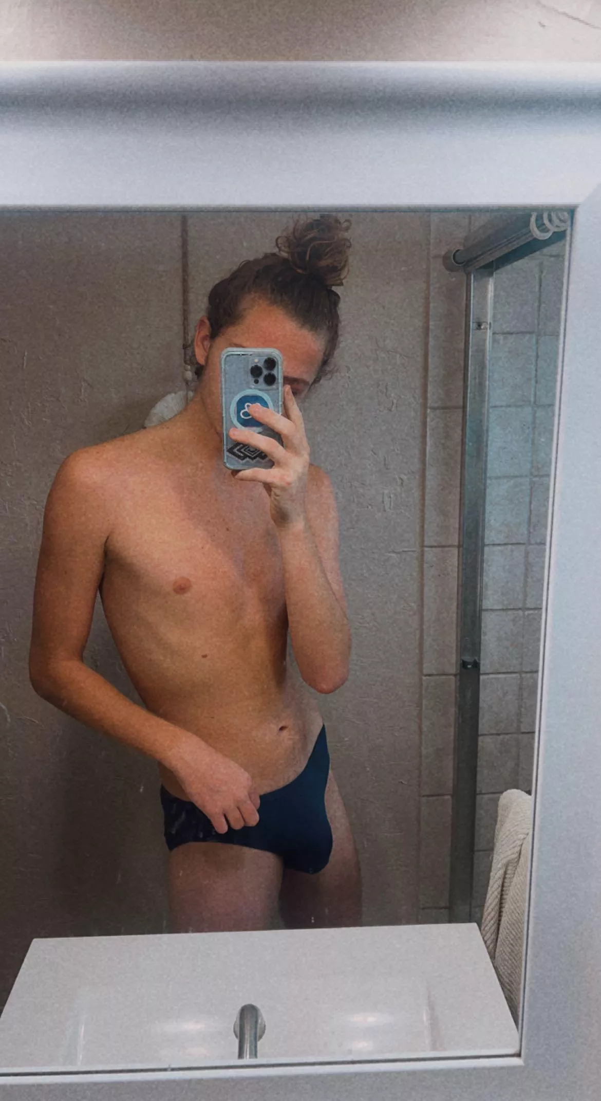 you like my bulge?😈