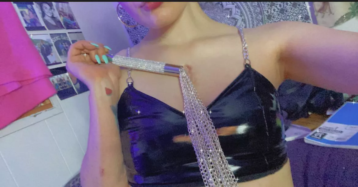 you’re addicted to shiny hot brats✨