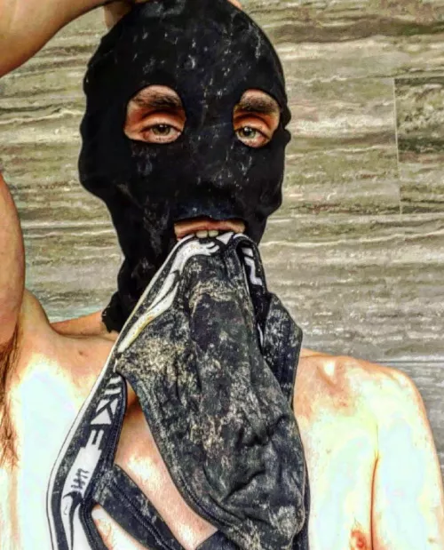 [25] sucking sperm from my crusty jockstrap🥛