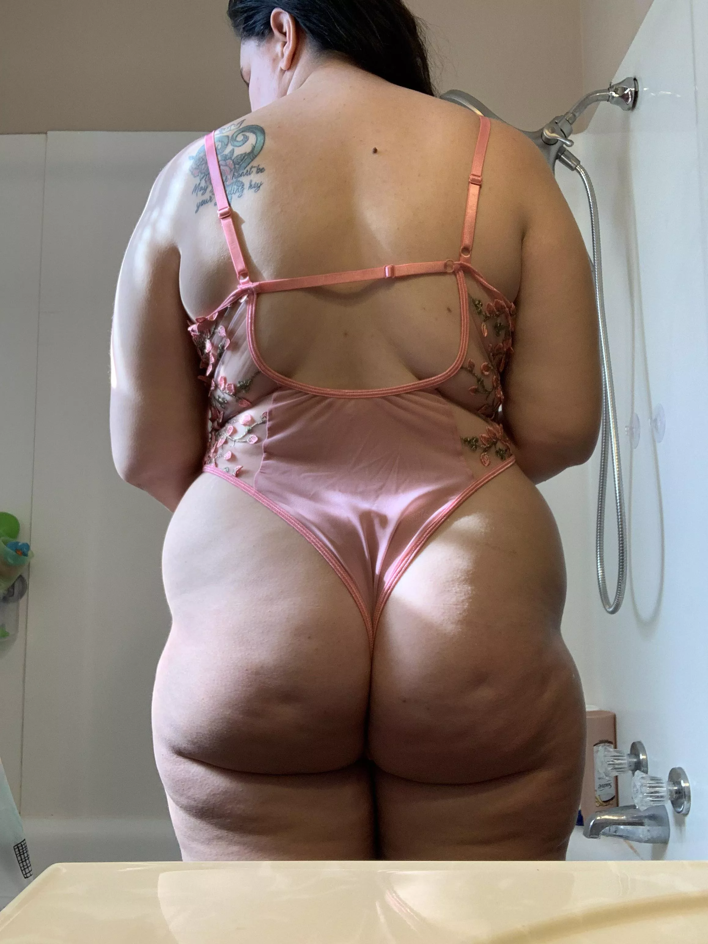 Been dressing up my big booty for Reddit🥹🥹