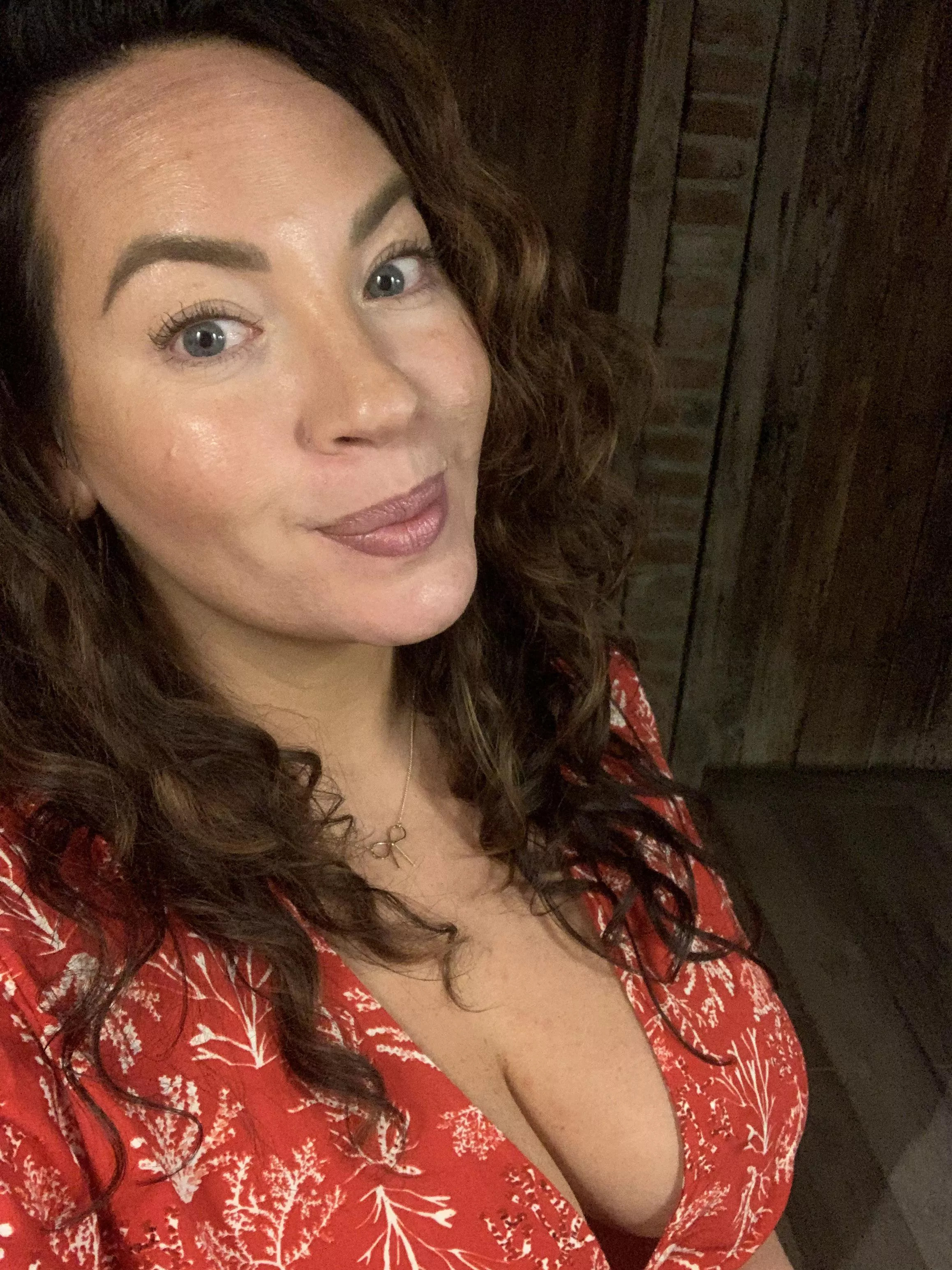 Braless + 36J tits doesn’t *usually* work this well… 🤔