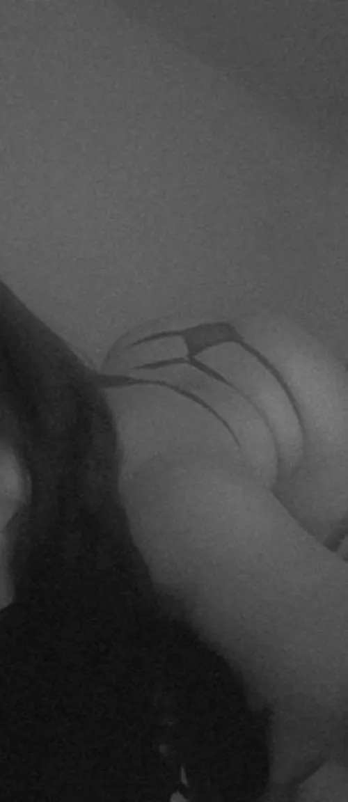 come take off my thong 😏😈