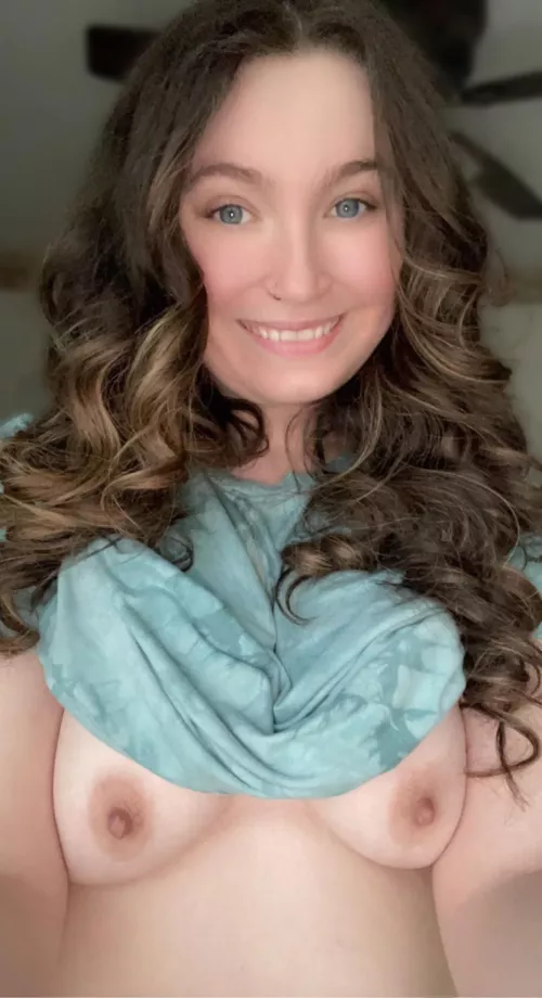 Cover me in kisses pls 🥰