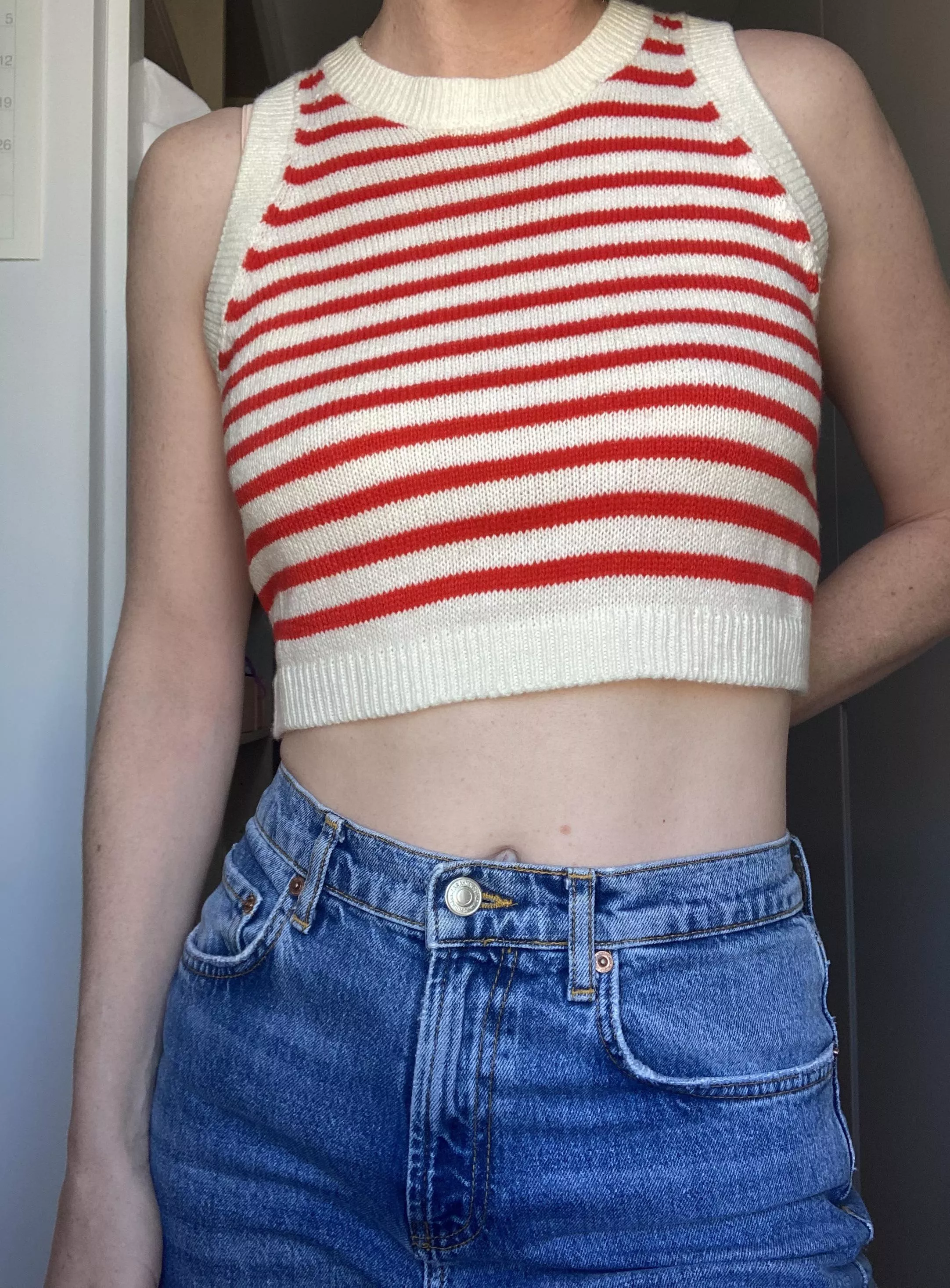Crop top weather is here [F]😎🌻