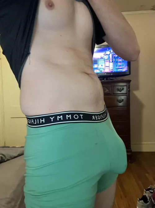 HMU to compare bros