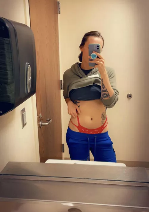 Horny weekend shifts😈