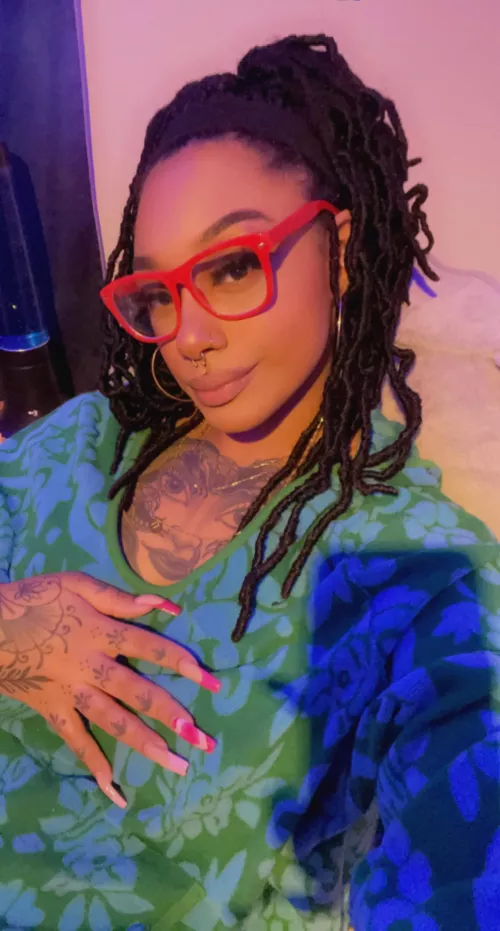 I don’t always feel pretty in my glasses so when I do, I take a selfie!