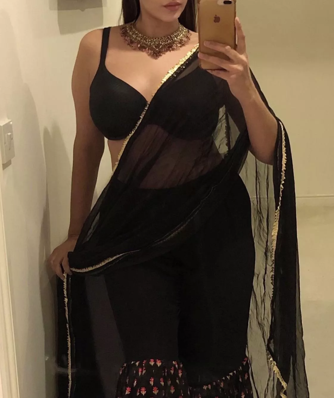 I know you want me, now show me...