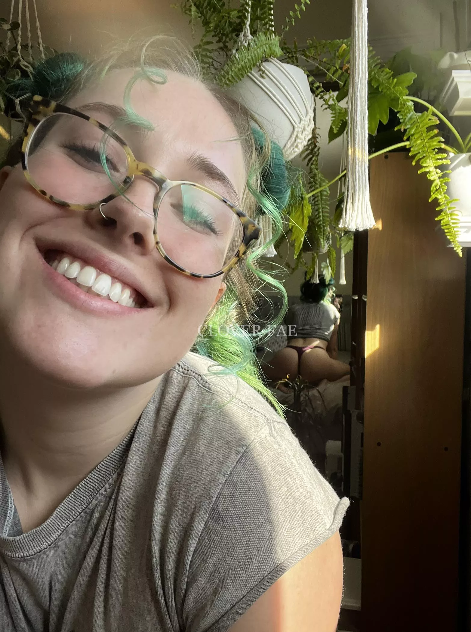 If you put you glasses on, you can see it 😉