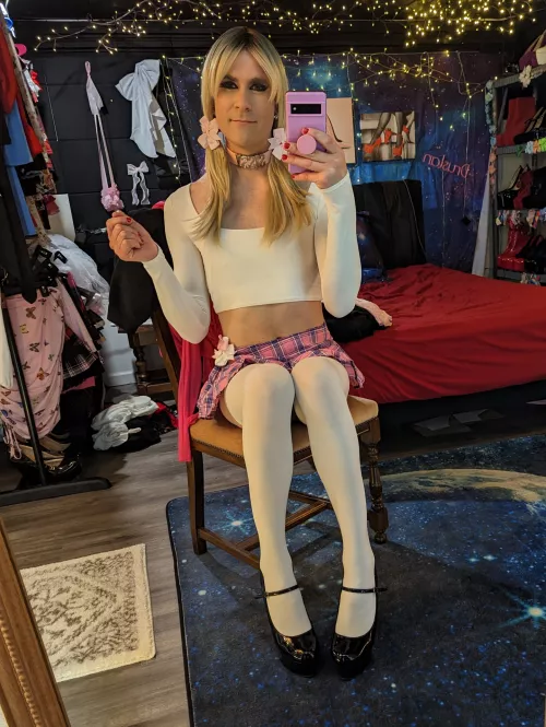 I'm ready to sit on many men's laps 😜