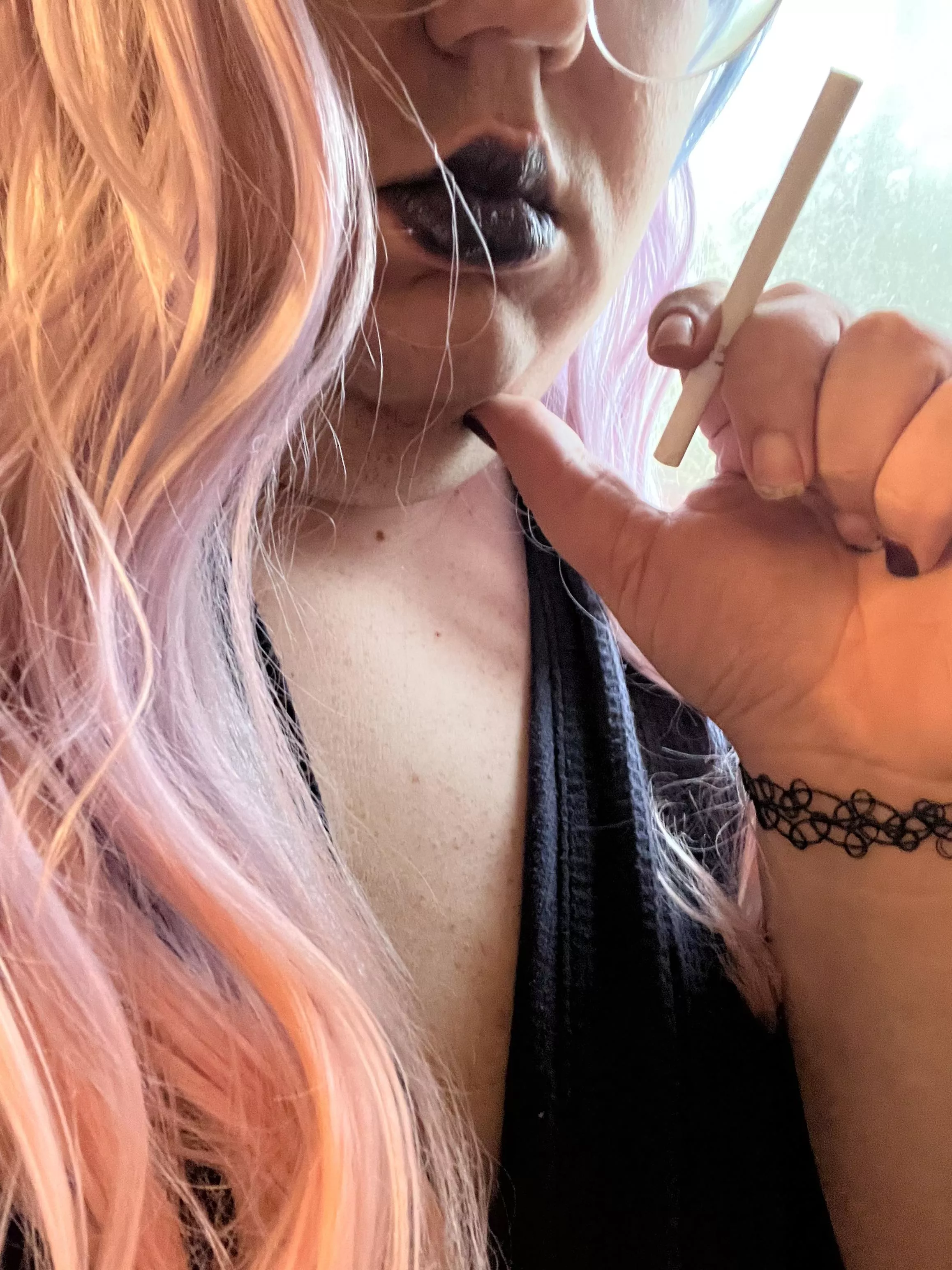 It’s a lovely morning, but no one is here to go down on me while I smoke