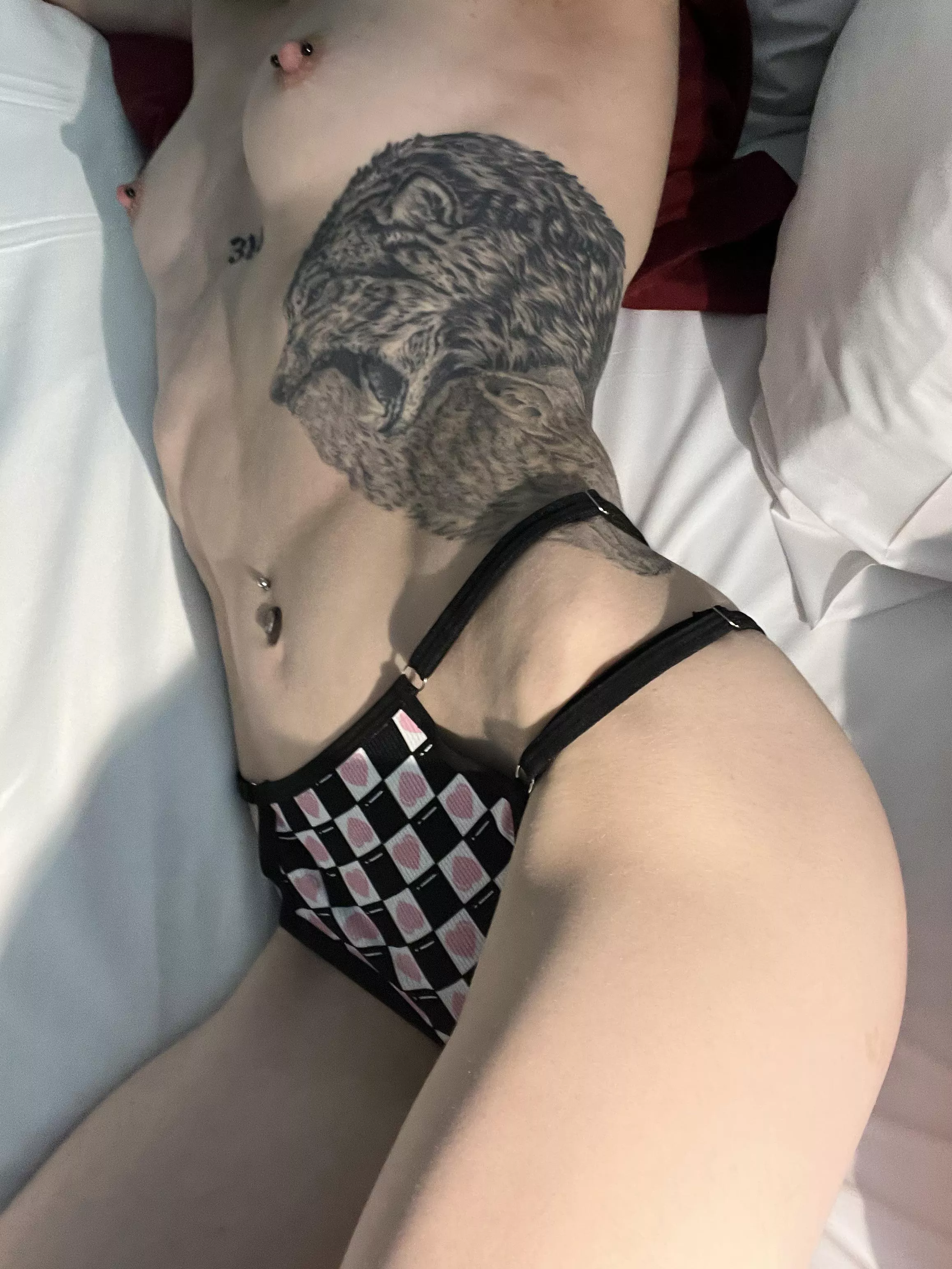 My belly button ring is glow in the dark [img]