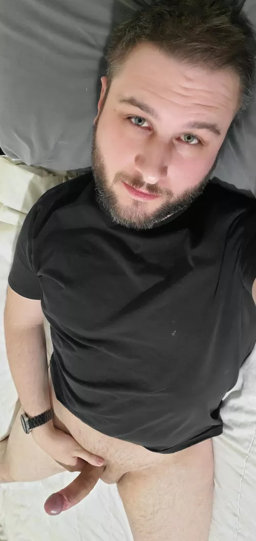 Need a clit to suck on and tease. Know where I can find one? 😇