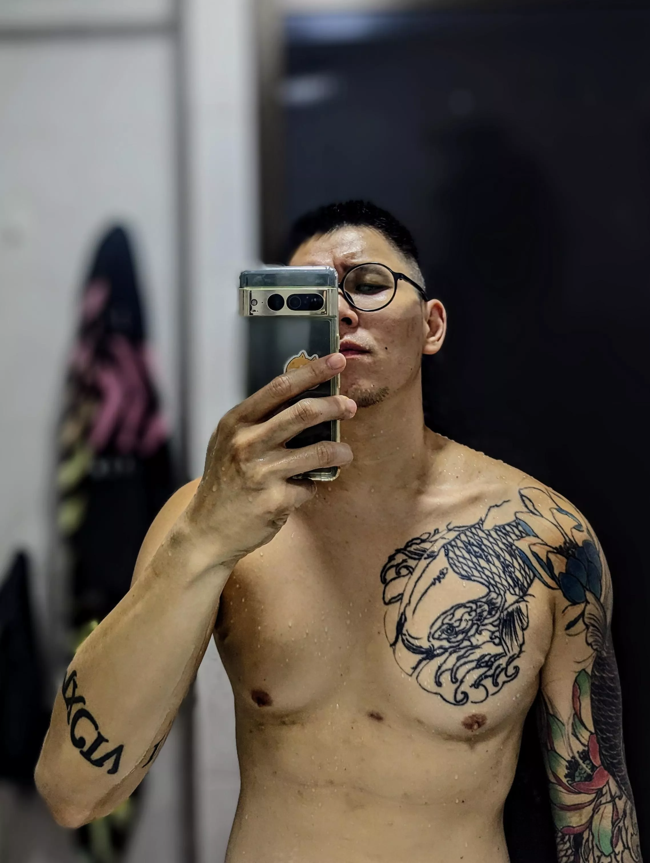 where are the cute boys? ping to make friends.