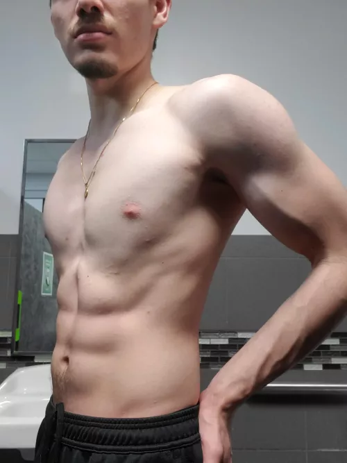 Who else loves natural muscle jocks?