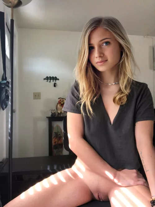 Who is this woman. ?!!??