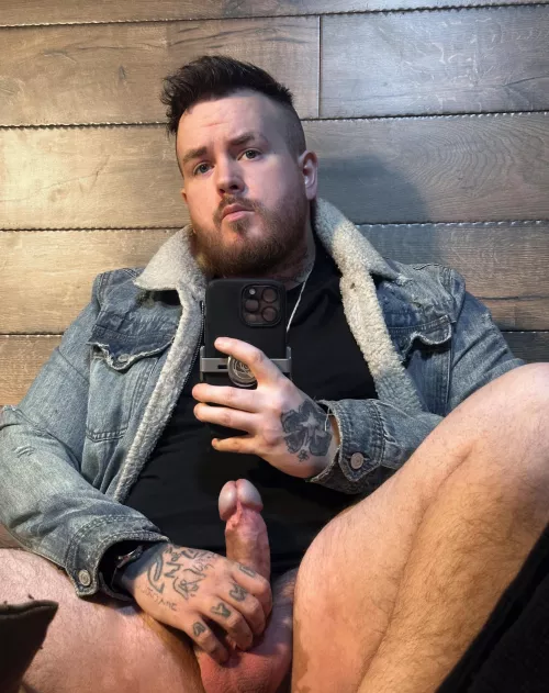 You invite me over for dinner , what do we get? Pizza or burgers?