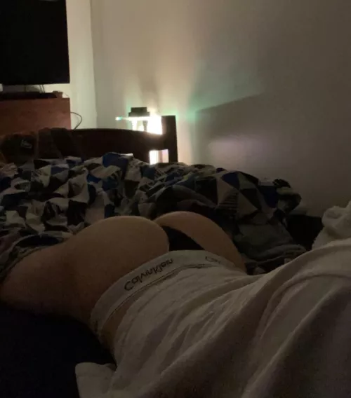 [18] send a dick pic and get dirty with me ;) spencer_hopkin