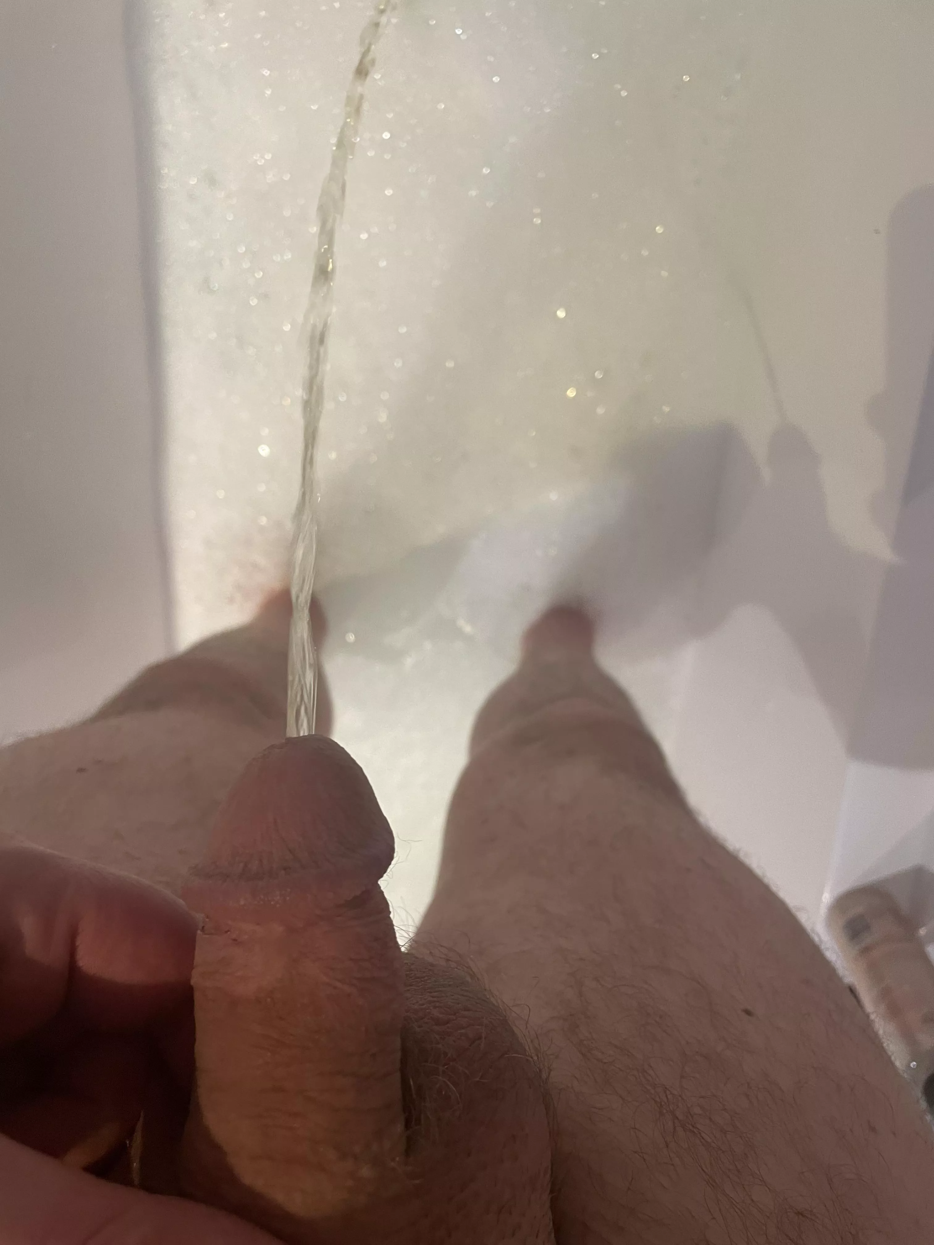 40 M BI UK ( English piss ) soft party cock