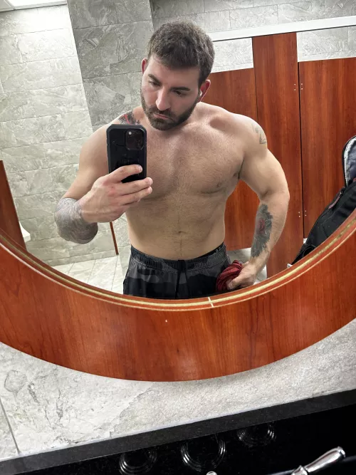 Beards thick, bodyโs thick, boners..thick ๐