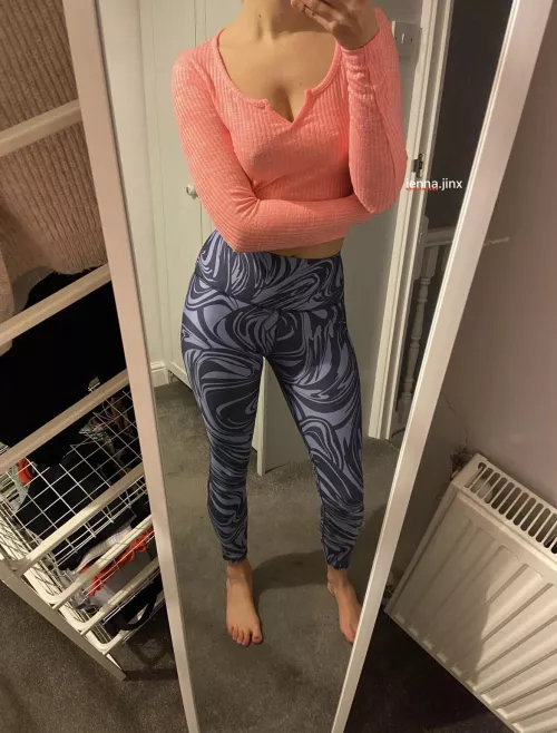 Bright gymwear! 😍 OC