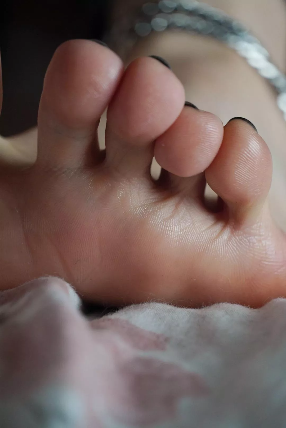 Can I get some kisses on every toe print? 😘