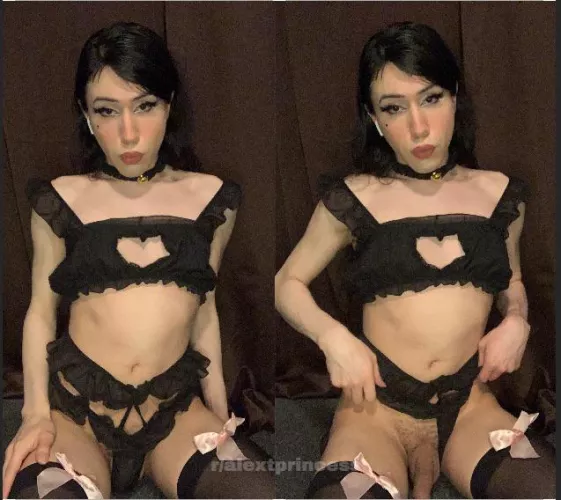 Can you hold it for me it’s heavy >~<