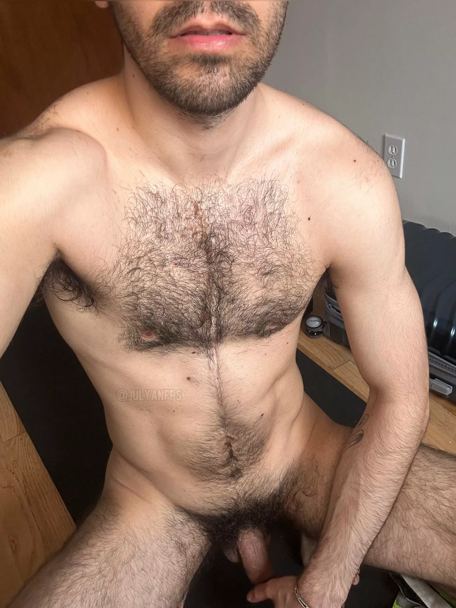 Explore my bush with your mouth