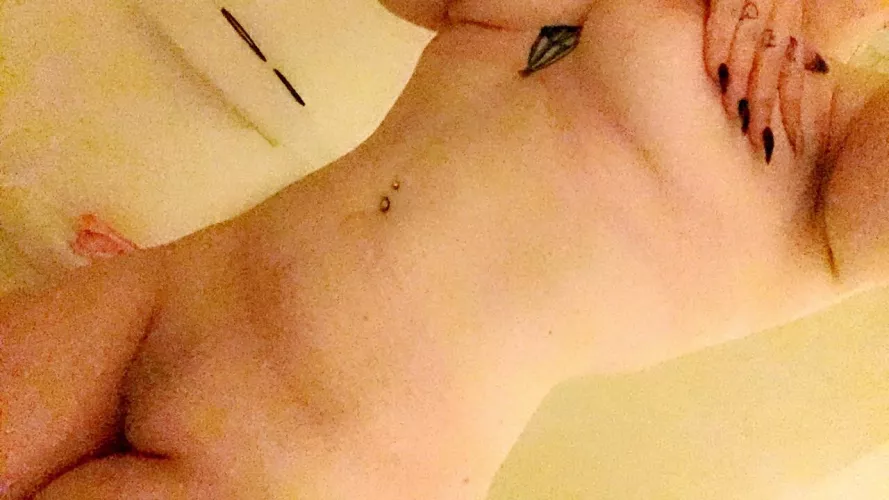 Fresh and clean, ready to get dirty again. 😉🥵