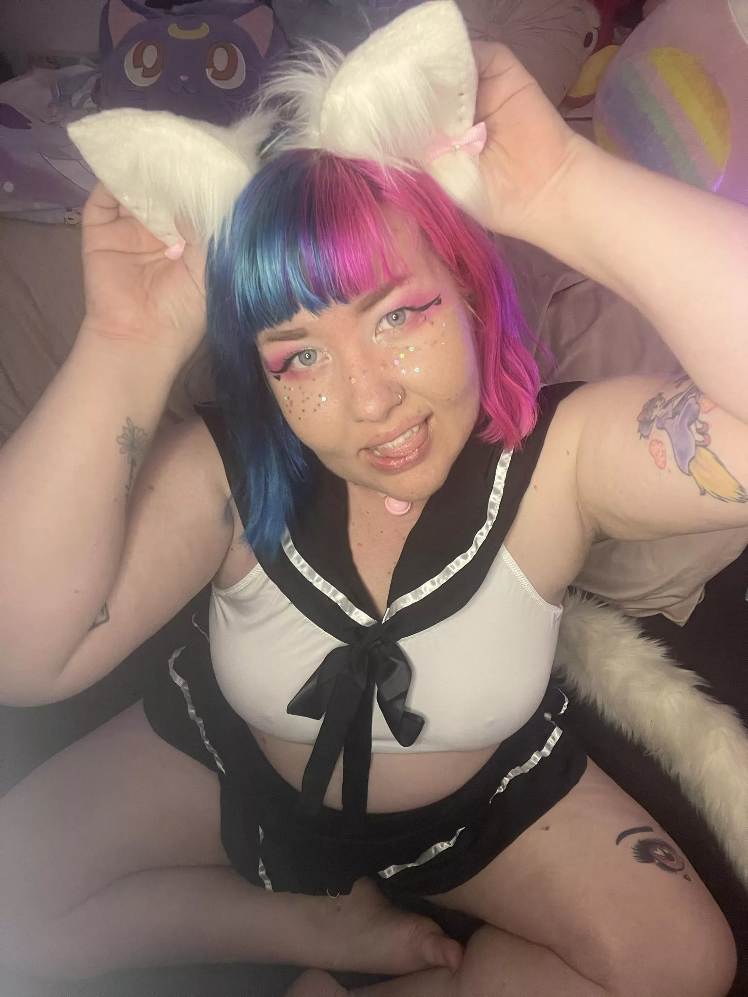 Good kittens need pats and scritches!