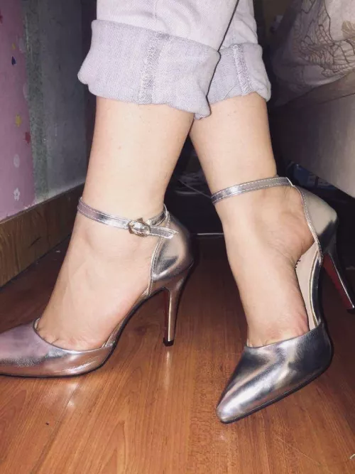 Heels for tonight party 👠