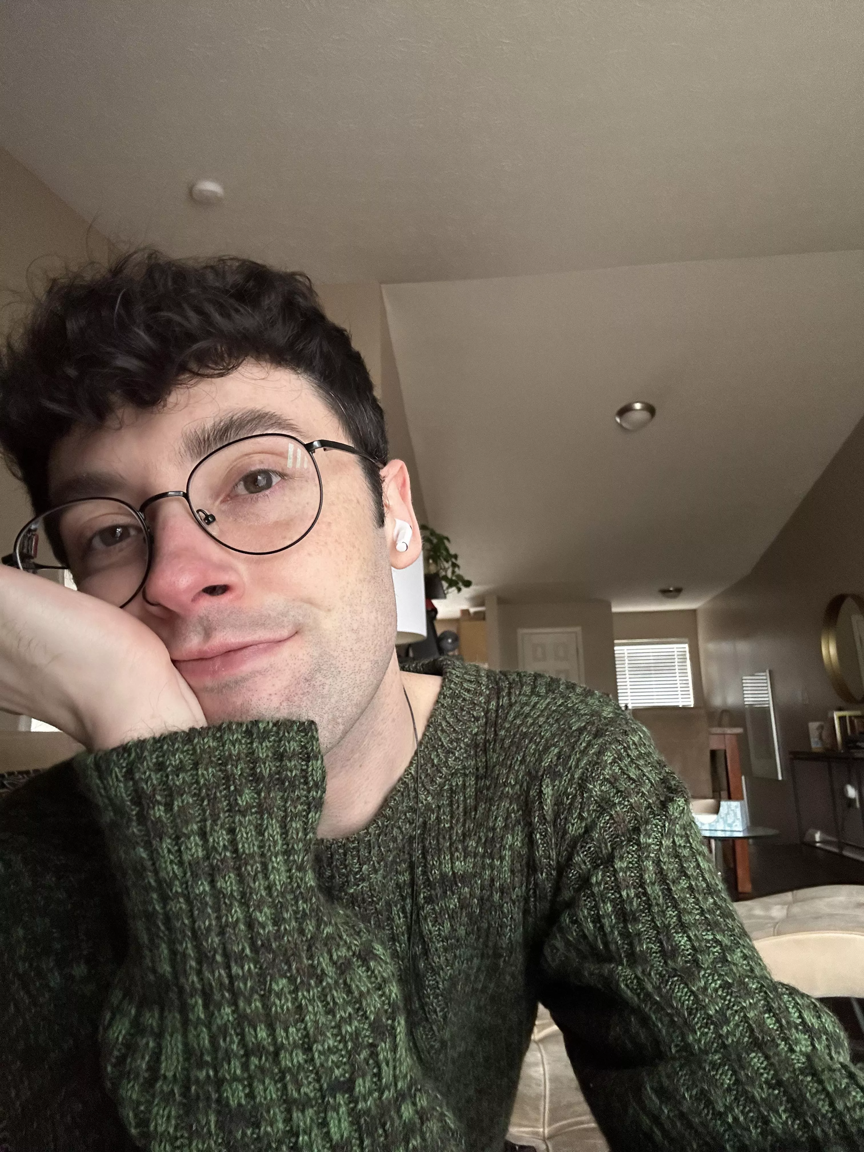 Hope everyone is having a super shiny Monday ✨ Hope everyone is having a super shiny Monday ✨