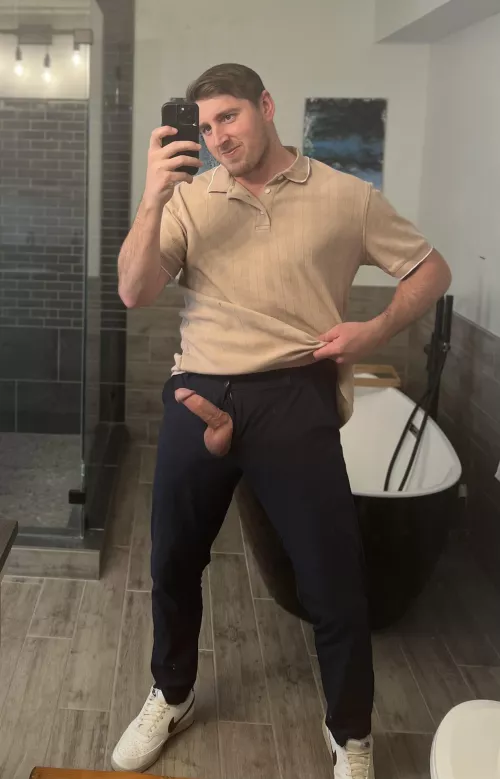 How’s your Monday ?👀😏