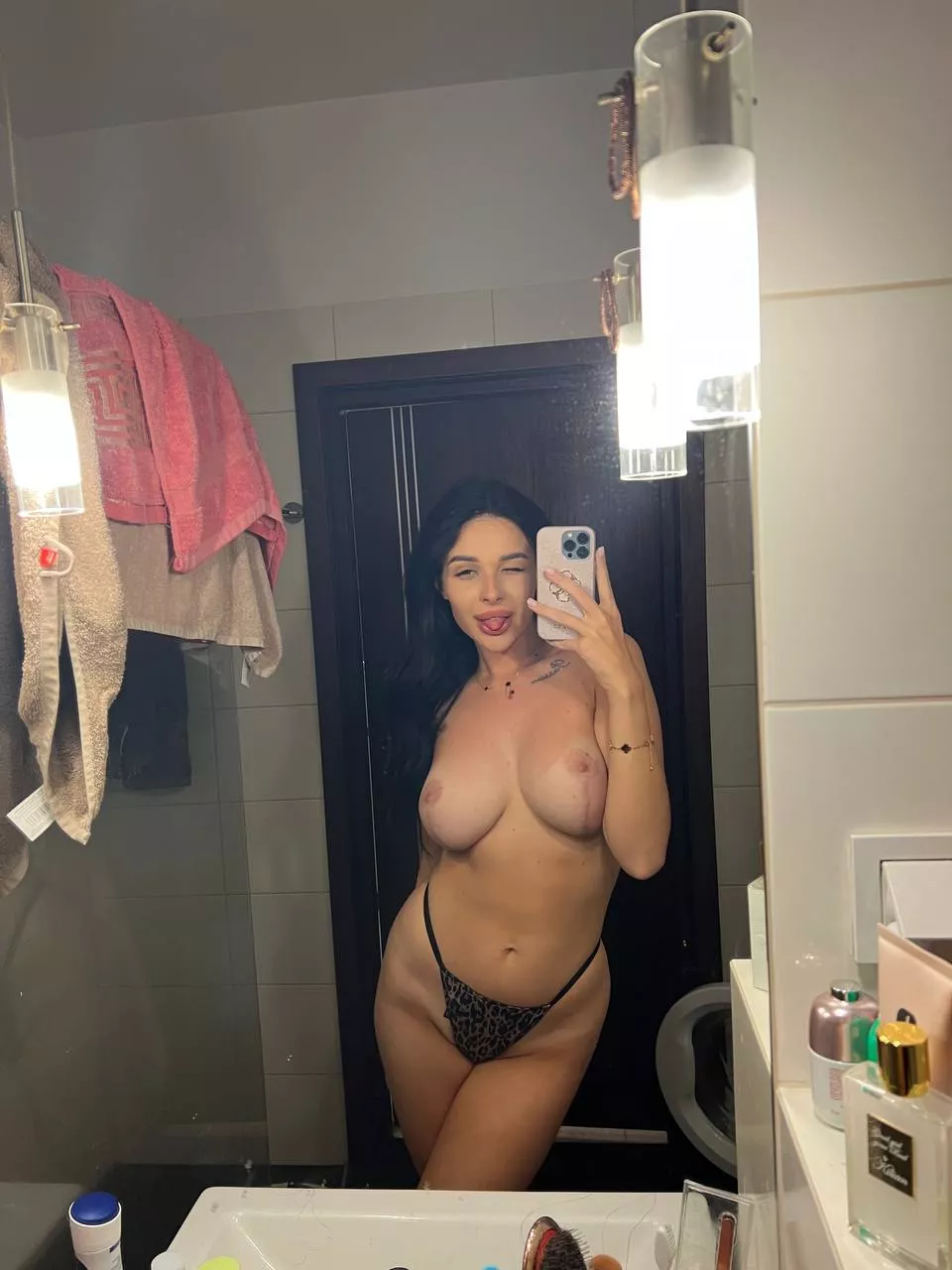 I need your hands on them😈🍒