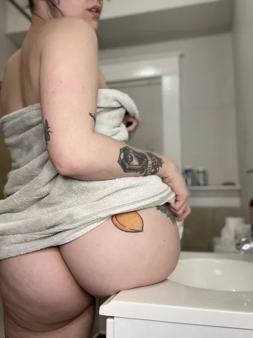 If you lick it I'll let you hit it 😝