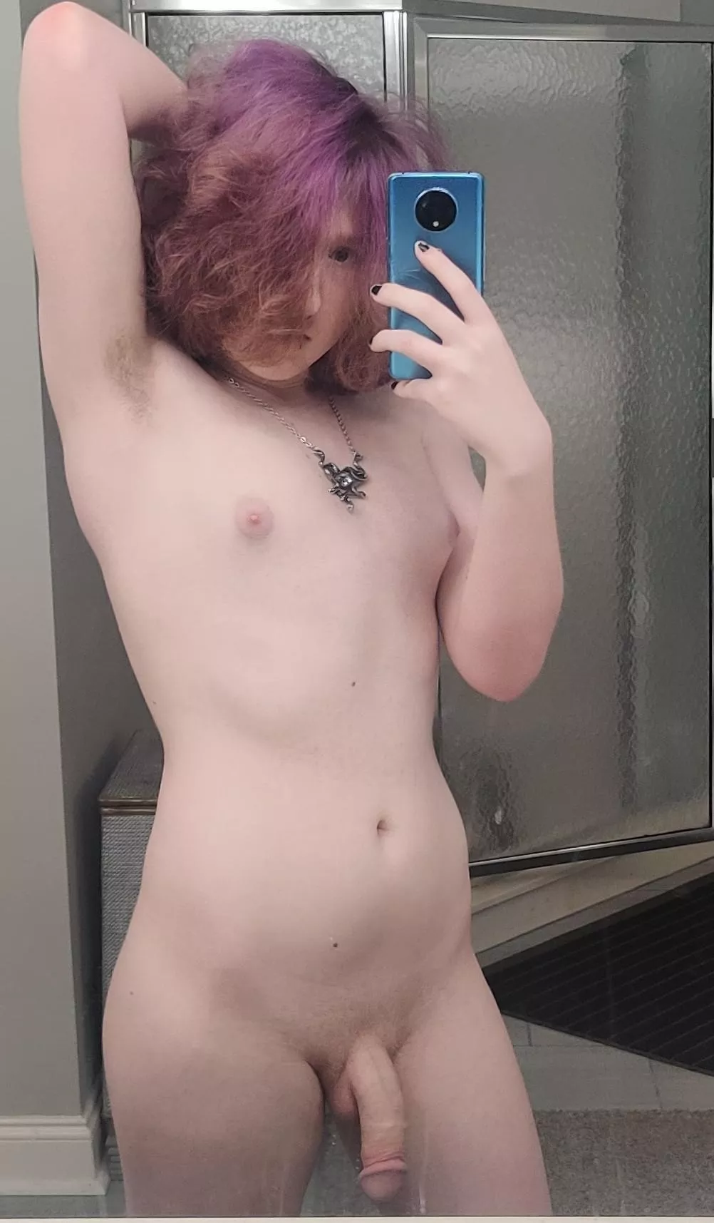 I'm a little thicker than ur average twink hehe (21)