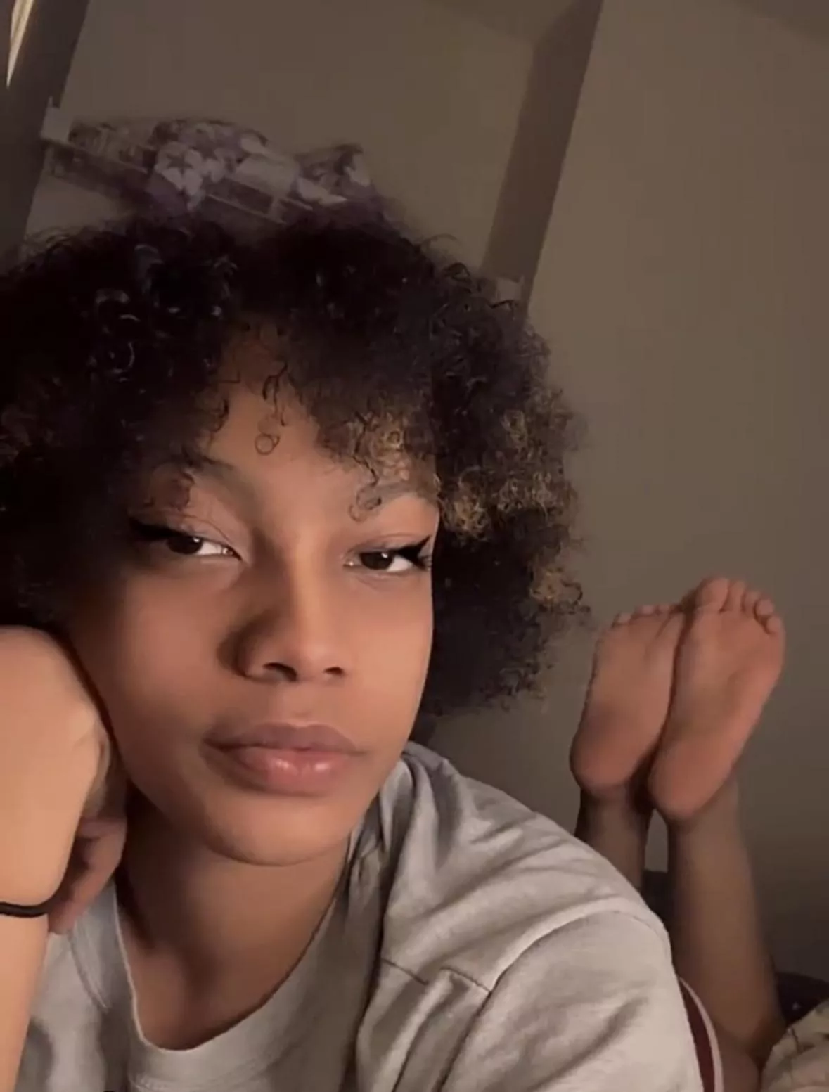 I’m back daddies looking to be a white mans hoodrat n***** whore 💕🥰 kik.wickr- cosmobaby23