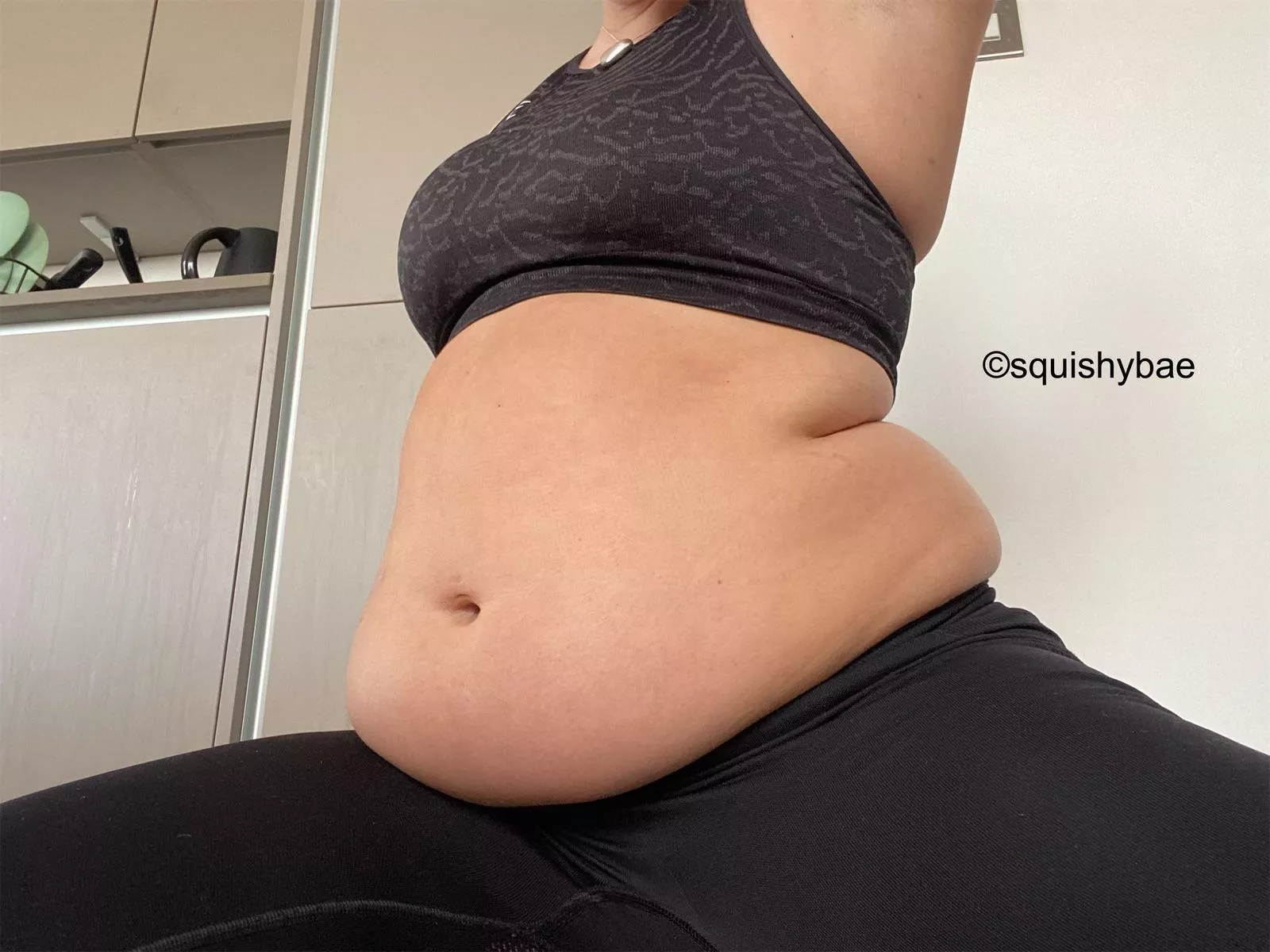 Lower belly or love handles - what you picking? 👀