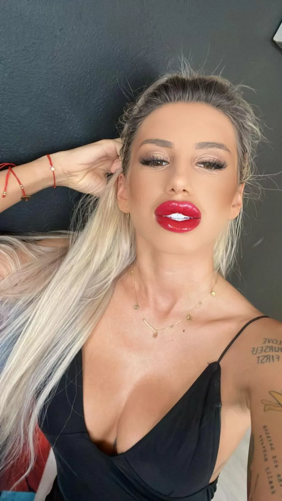 My hair around your hand and my lips around your...🥵😈 Free link 👇 !