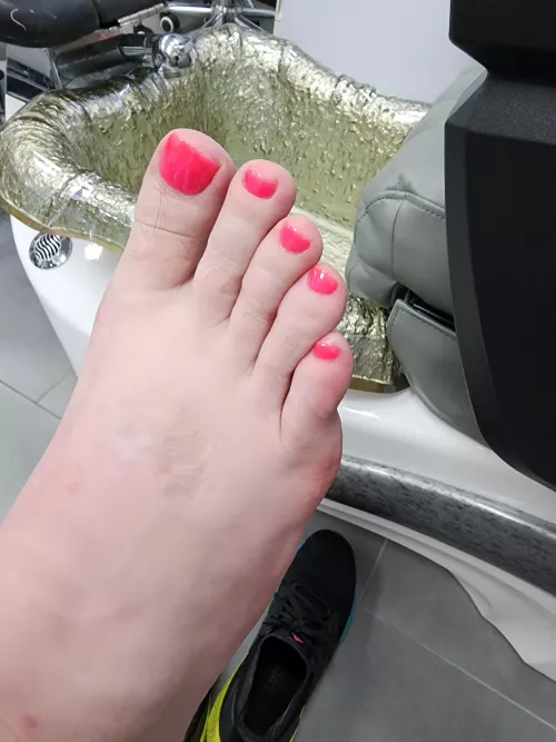 Neon pink glow In the dark toes