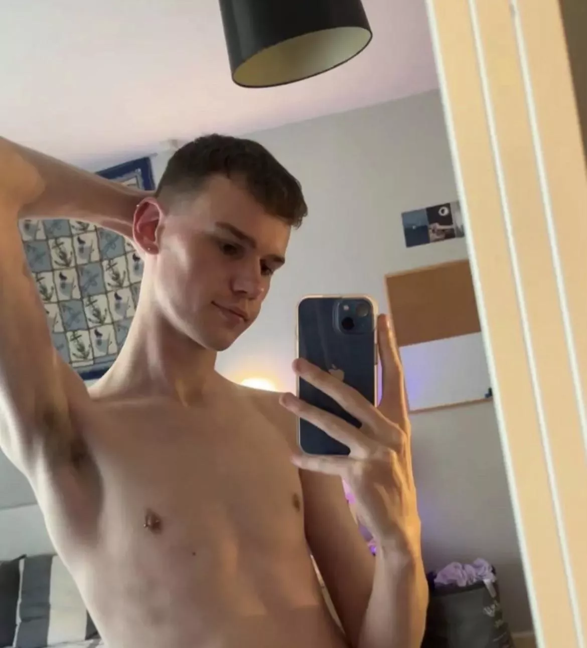 New pic for my grindr, would you tap me?