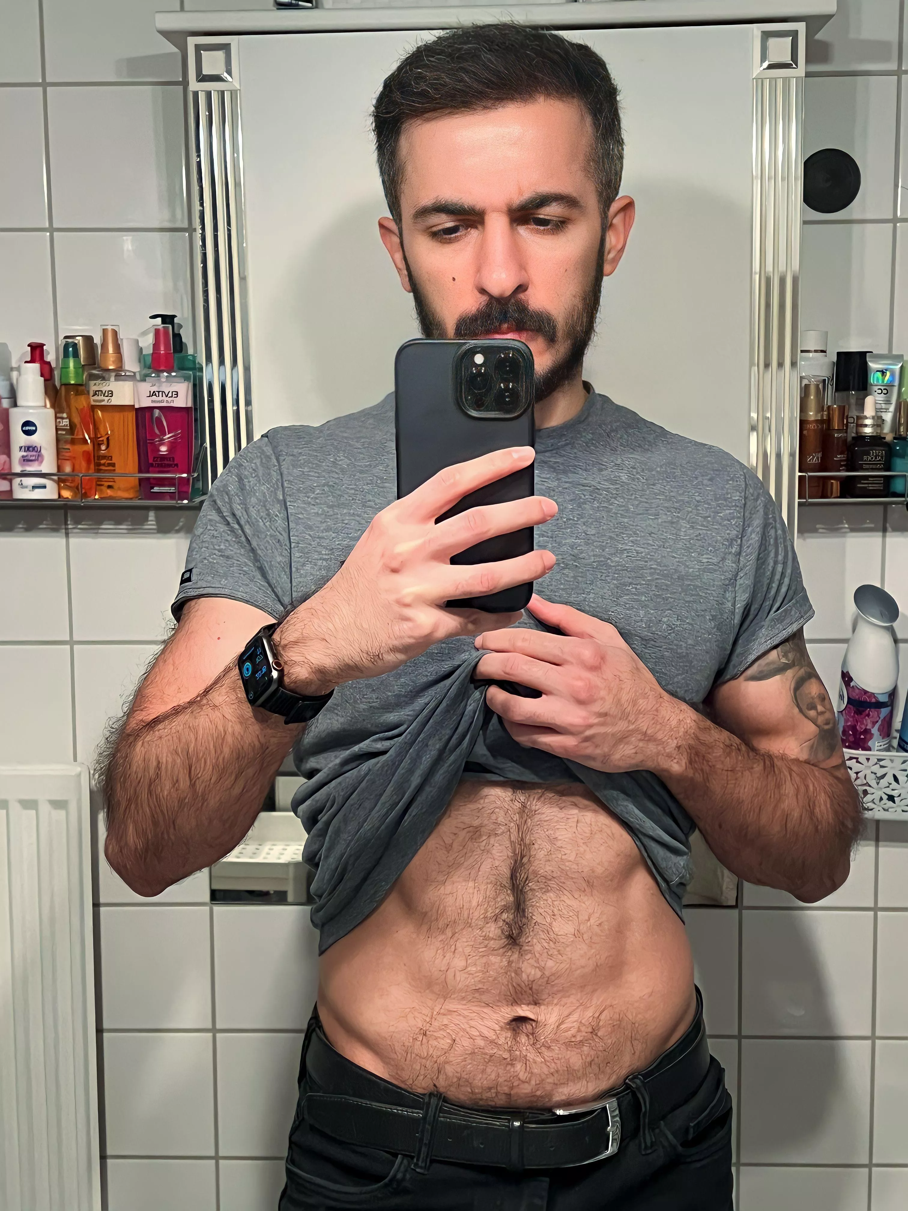 Peek a boo. Peek a boo.