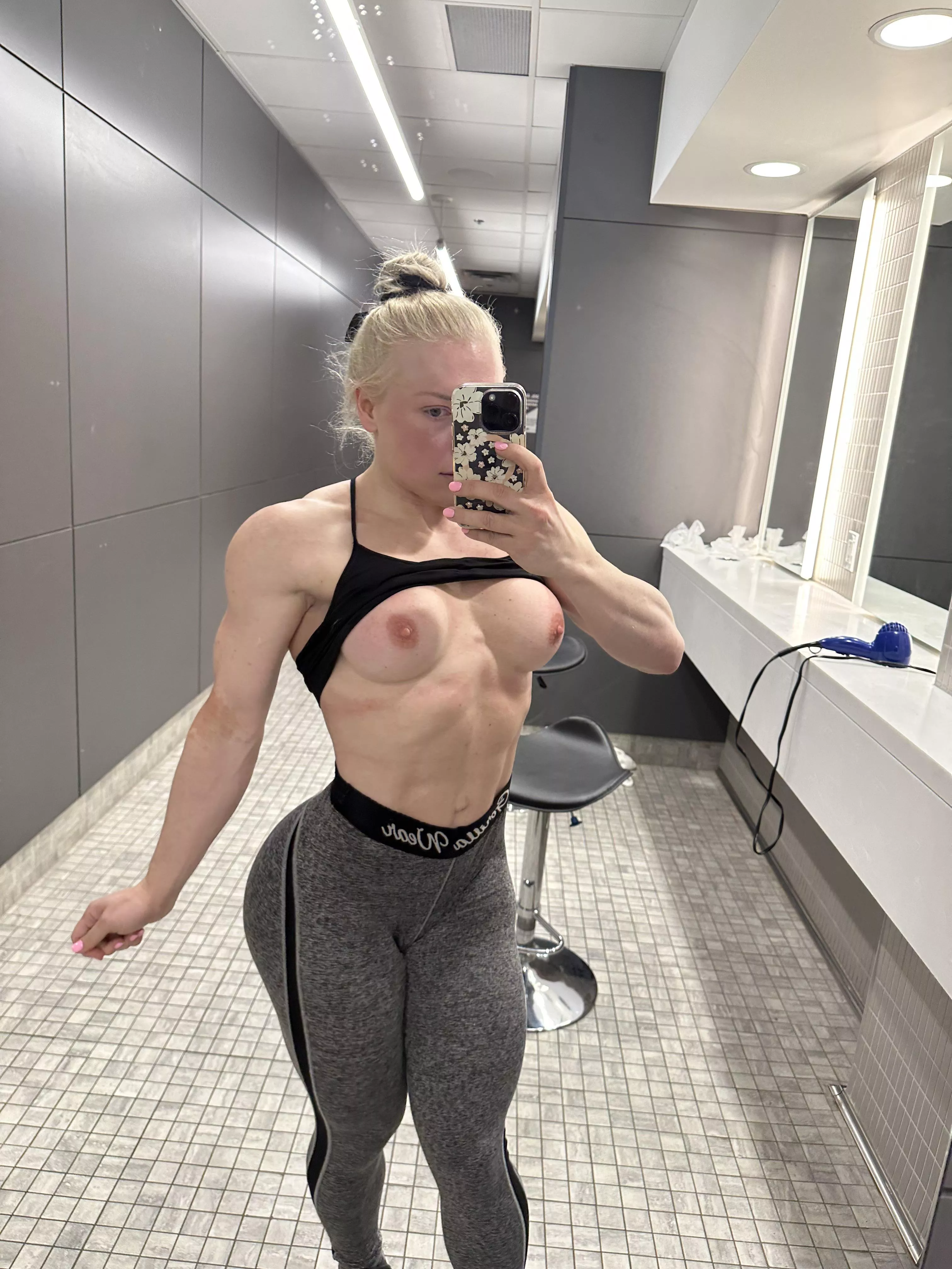 Post cardio and abs today 💦