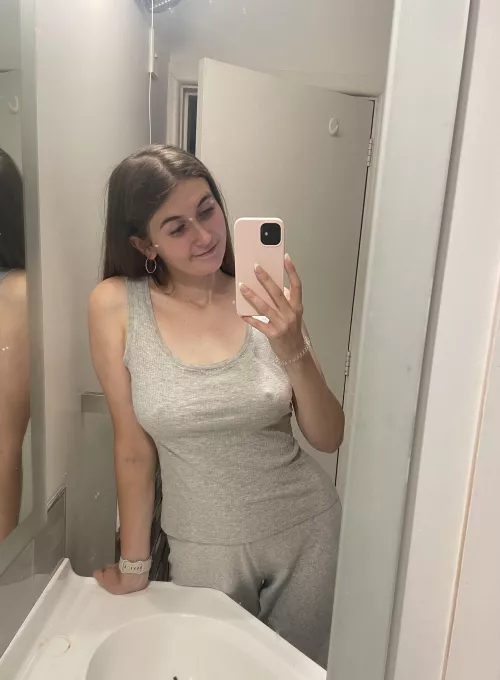 School pick up in my sweats 😅😏