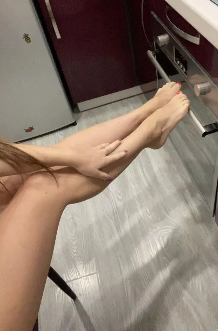 Some feet for you 👅