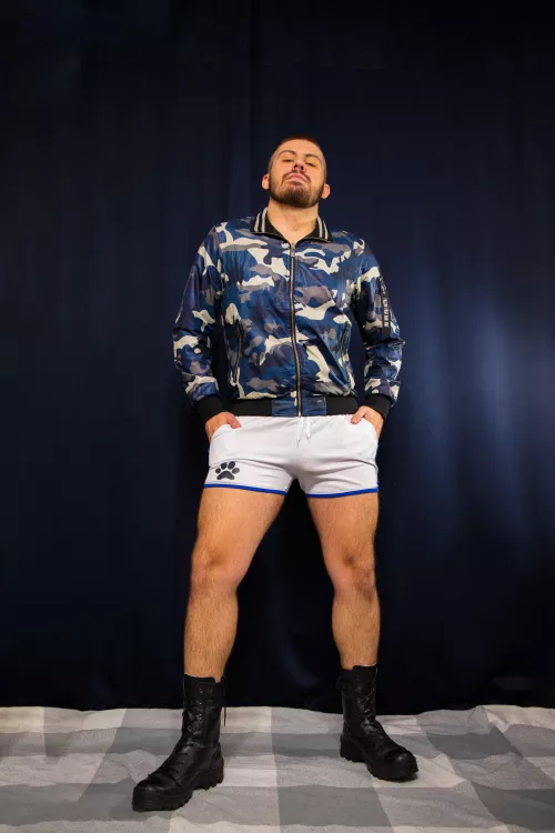 Story behind this photo. I have cut my hair myself shorter than usual and got inspired for a little photoshoot.